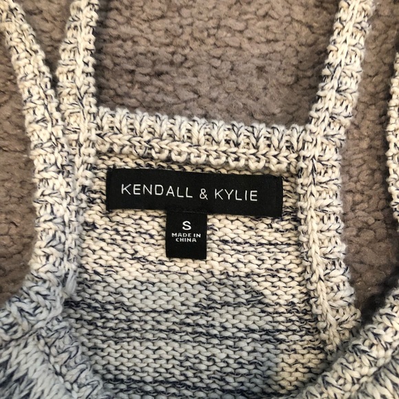 Black and White tank top - Picture 2 of 3